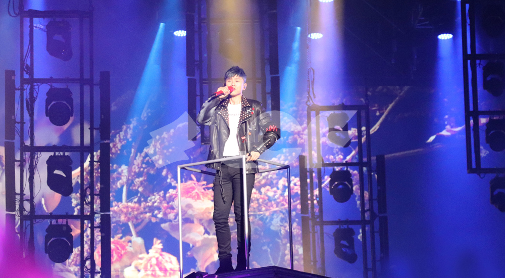 张杰演唱会2.jpg 张杰演唱会2.jpg