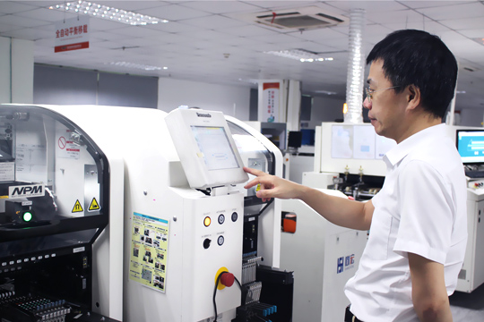 宝安日报报道：酷游九州公司顾伟 三十载初心不改 深耕LED显示屏研发