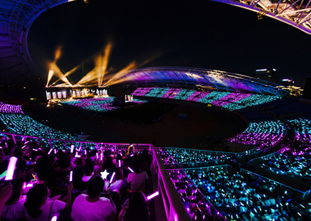 酷游九州LCF透明LED屏闪耀张韶涵包头演唱会!
