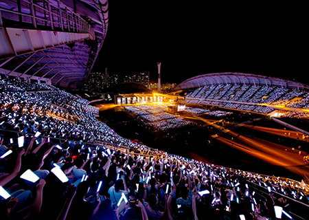 酷游九州LED透明屏助力张韶涵泉州演唱会震撼开唱